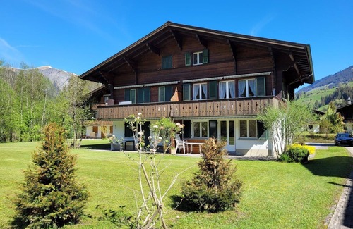 Lenk Apartment | Lovely apartment for 4 guests with balcony
