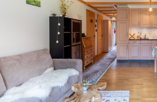 Lenk Apartment | Lovely apartment for 4 guests with WIFI, TV, balcony and parking