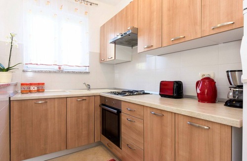 Martina Apartment | Lovely apartment for 4 people with A/C, WIFI, TV and terrace
