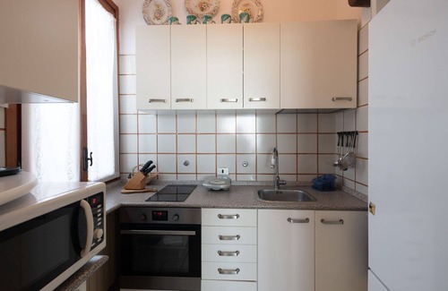 Stresa Apartment | Lovely apartment for 4 guests with pool, WIFI, TV and terrace