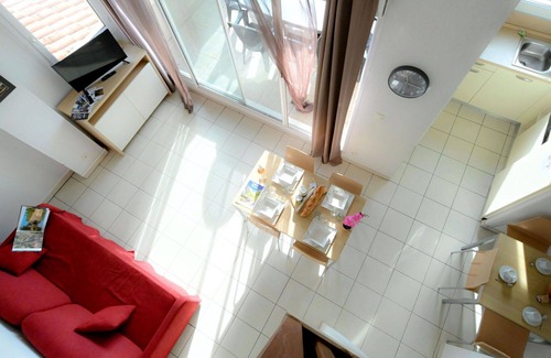 Azille Apartment | Lovely apartment for 4 people with pool, WIFI, TV, terrace, pets allowed and parking