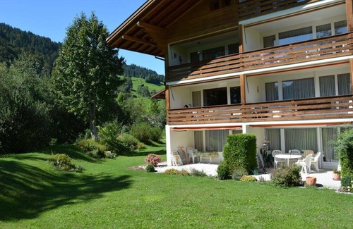 Saanenmöser Apartment | Lovely apartment for 4 people with WIFI, TV, balcony and pets allowed