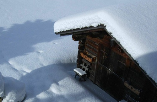 Lenk Apartment | Lovely apartment for 5 guests with WIFI, TV, balcony and parking