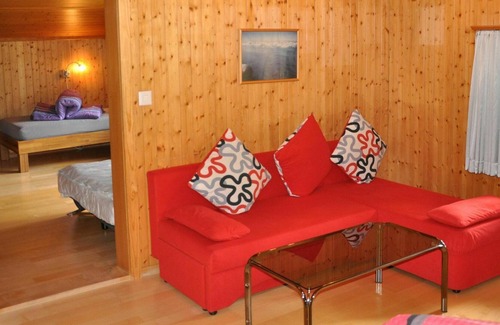 Lenk Apartment | Lovely apartment for 5 guests with WIFI, TV, balcony and parking