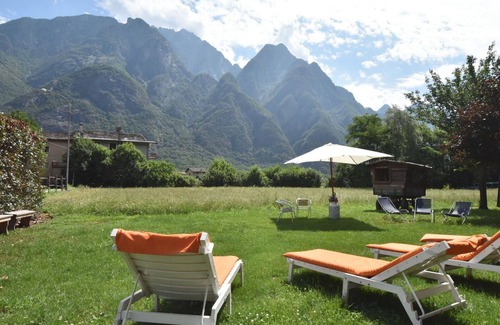 Prata Camportaccio Apartment | Lovely apartment for 5 guests with WIFI, A/C, TV, patio and pets allowed