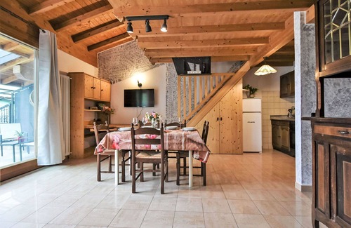 Prata Camportaccio Apartment | Lovely apartment for 5 guests with WIFI, TV, terrace and pets allowed