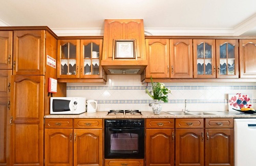 Alcobaca Apartment | Lovely apartment for 5 people with WIFI, A/C, TV and terrace