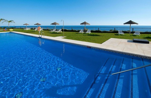 Torrox Costa Apartment | Lovely apartment for 6 people with A/C, WIFI, pool, TV, terrace and pets allowed