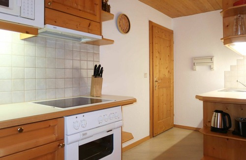 Kauns Apartment | Lovely apartment for 6 guests with WIFI, TV, balcony and pets allowed