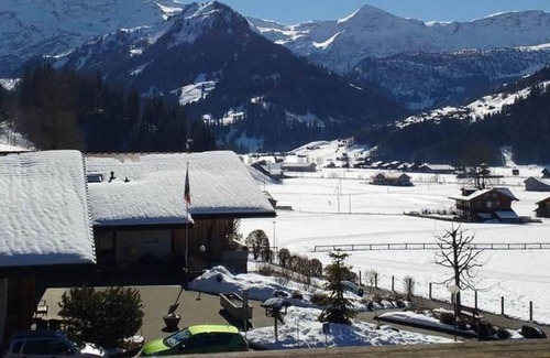 Lenk Apartment | Lovely apartment for 6 guests with WIFI, TV, balcony, pets allowed and parking