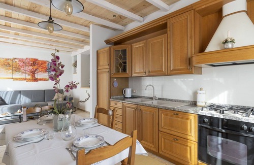Erli Apartment | Lovely apartment for 6 guests with WIFI, TV, terrace and pets allowed