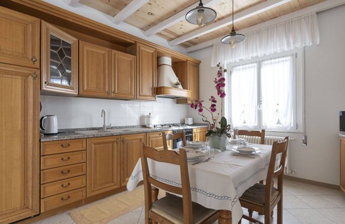 Erli Apartment | Lovely apartment for 6 guests with WIFI, TV, terrace and pets allowed