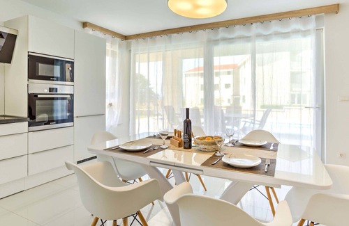 Vantacici Apartment | Lovely apartment for 6 people with WIFI, private pool, A/C, TV and terrace