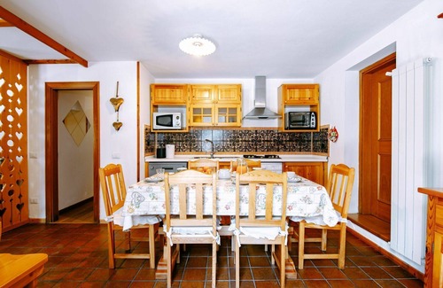 Penia Apartment | Lovely apartment for 6 guests with TV and pets allowed