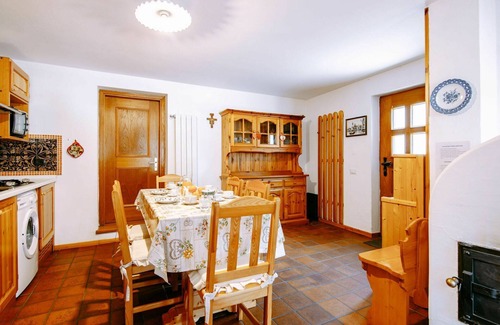 Penia Apartment | Lovely apartment for 6 guests with TV and pets allowed