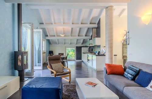 Claino Con Osteno Apartment | Lovely apartment for 6 guests with WIFI, TV, terrace and parking