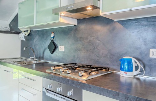 Claino Con Osteno Apartment | Lovely apartment for 6 guests with WIFI, TV, terrace and parking