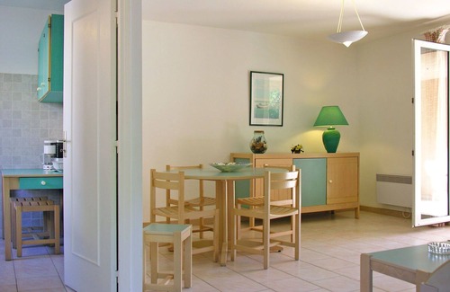 Pineto Apartment | Lovely apartment for 6 people with WIFI, A/C, TV, terrace and pets allowed