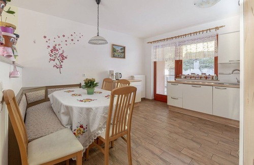 Ratece Apartment | Lovely apartment for 6 guests with WIFI, TV, terrace and parking