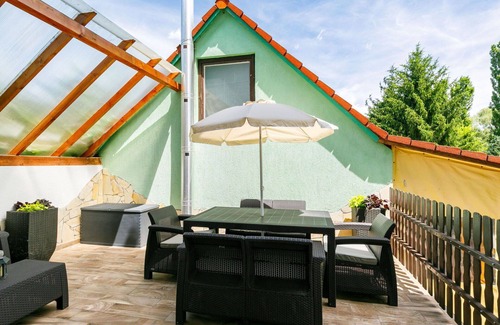 Balatonlelle Apartment | Lovely apartment for 7 guests with A/C, WIFI, TV, terrace and parking
