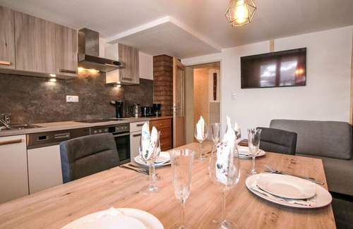 Aschau Im Zillertal Apartment | Lovely apartment for 5 guests with WIFI, TV and terrace