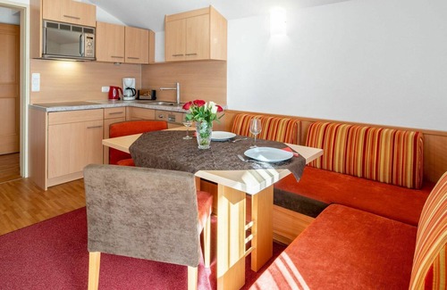Mayrhofen Apartment | Lovely apartment for 4 guests with WIFI, TV, balcony, pets allowed and parking