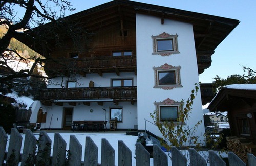 Neustift Im Stubaital Apartment | Lovely apartment for 9 guests with WIFI, TV and balcony