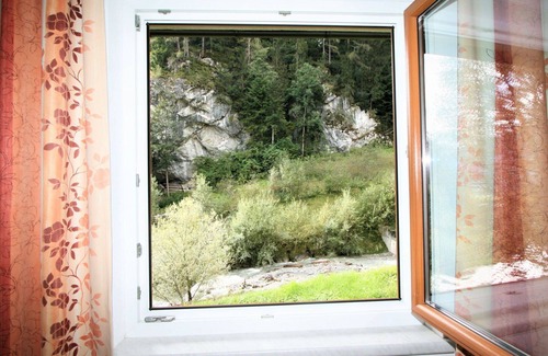 Schwendau Apartment | Lovely apartment for 5 people with WIFI, TV, balcony and parking