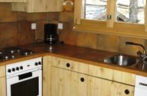 Saas-Fee Apartment | Lovely apartment for 8 people with WIFI, TV and pets allowed