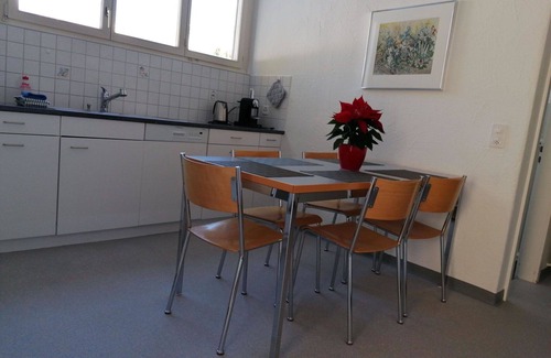 Valbella Apartment | Lovely apartment for 6 guests with WIFI, TV and balcony