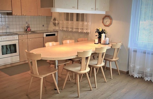 Valbella Apartment | Lovely apartment for 4 people with TV, balcony and pets allowed
