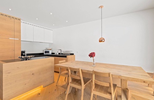 Valbella Apartment | Lovely apartment for 6 people with WIFI, TV and balcony