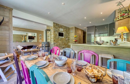 Villarembert Apartment | Lovely apartment for 8 people with pool, WIFI, TV and balcony
