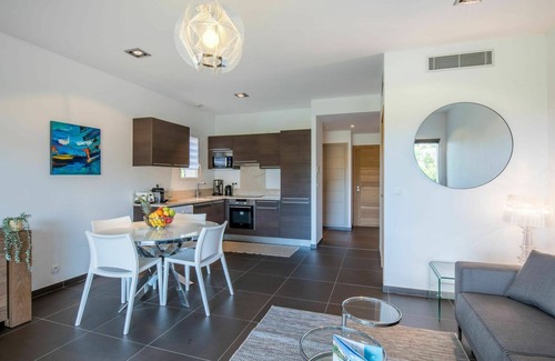 Sainte-Lucie-de-Porto-Vecchio Apartment | Lovely apartment for 6 guests with A/C, WIFI, TV, terrace and pets allowed