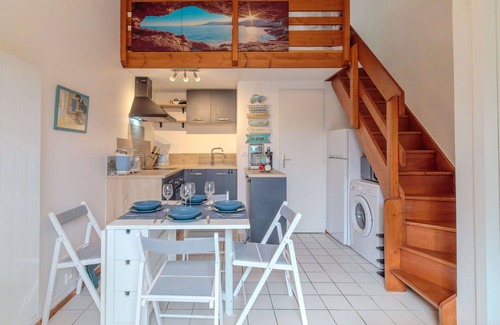 Saint-Palais-sur-Mer Apartment | Lovely apartment for 4 guests with WIFI, pool, TV, terrace and pets allowed