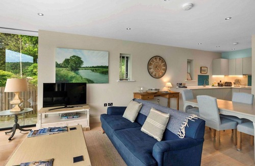 Newton Ferrers Apartment | Lovely apartment for 4 guests with WIFI, terrace and parking