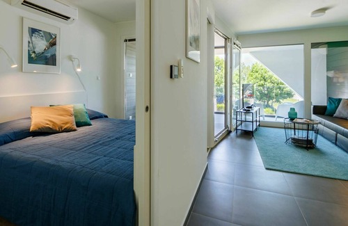 Balatonszemes Apartment | Lovely apartment for 6 guests with A/C, pool, WIFI, TV, terrace, pets allowed and parking