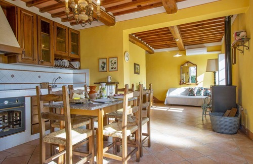 Fucecchio Apartment | Lovely apartment for 4 guests with WIFI, pool, A/C, balcony and pets allowed