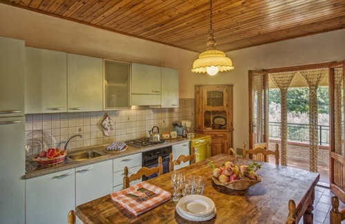 Montaione Apartment | Lovely apartment for 6 people with WIFI, pool, veranda and panoramic view, close to San Gimignano
