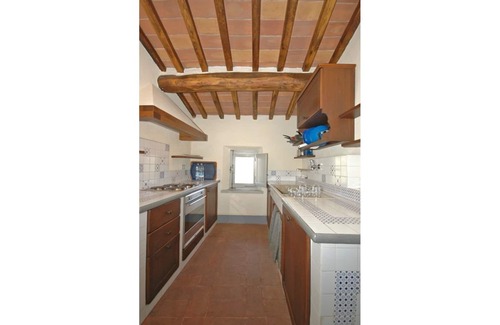 Montalcino Apartment | Lovely apartment for 7 guests with A/C, pool, TV, pets allowed and panoramic view