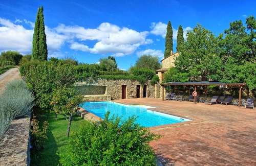 Montalcino Apartment | Lovely apartment for 7 guests with A/C, pool, TV, pets allowed and panoramic view