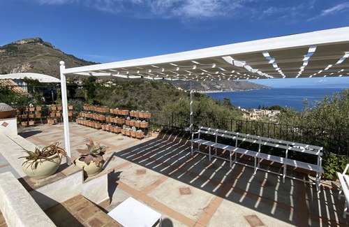 Mazzaro Apartment | Lovely apartment for 5 guests with A/C, WIFI, pool, terrace, pets allowed and parking