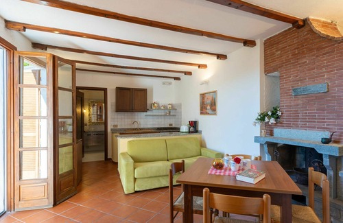 Valloria Apartment | Lovely apartment for 4 guests with pool, hot tub, WIFI, A/C, TV and patio