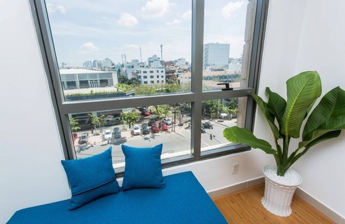 Phu Nhuan Apartment | Lovely Apartment * Gym -Pool free* 5 min to Airport