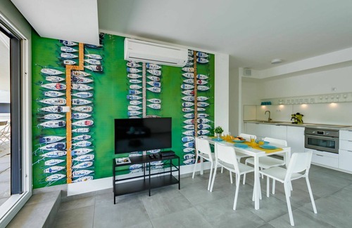 Balatonszemes Apartment | Lovely apartment for 6 guests with pool, A/C, WIFI, TV, terrace and pets allowed