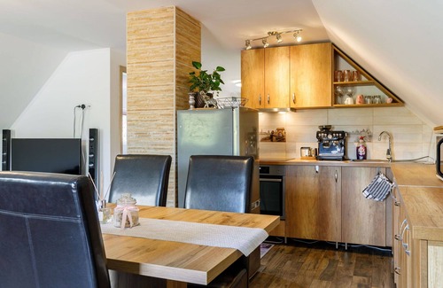 Balatonszemes Apartment | Lovely apartment for 6 guests with WIFI, A/C, TV and balcony