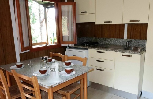 Villanova d'Albenga House | Lovely apartment in villa for 5 people with WIFI, pool, TV, patio, pets allowed and parking