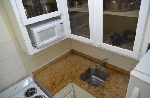 Sunset Crest Apartment | Lovely Apartment Ideally Located Close to Platinum Beaches and High-End Shopping