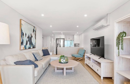 Shoal Bay Apartment | Lovely apartment in a prime location
