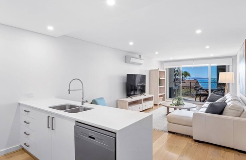 Shoal Bay Apartment | Lovely apartment in a prime location